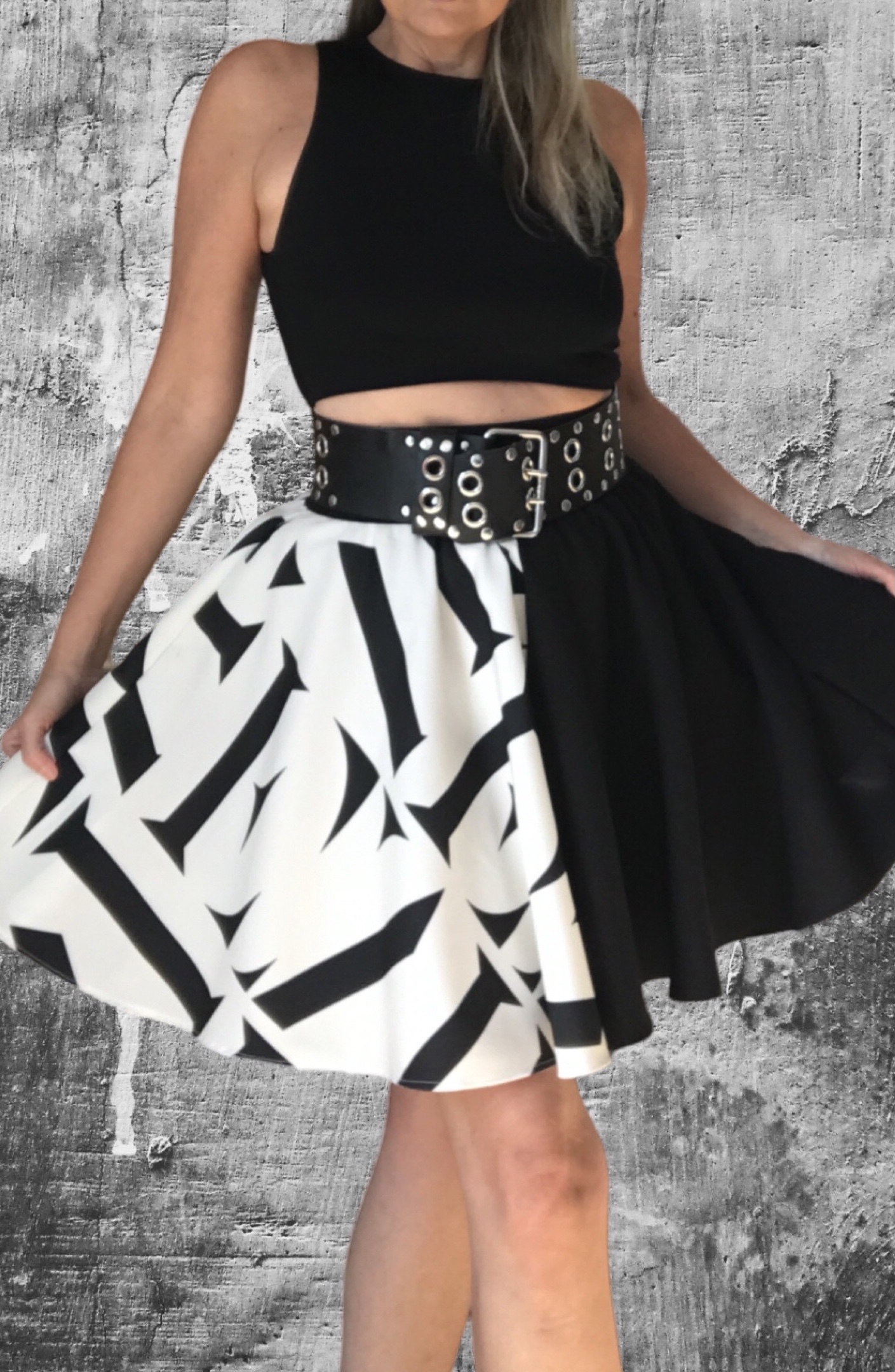 Krátká kolová sukně BOROS SK S-BW01